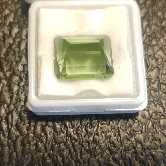 Moldavite Emerald Cut 10.15 Ct - Picture 3 of 7